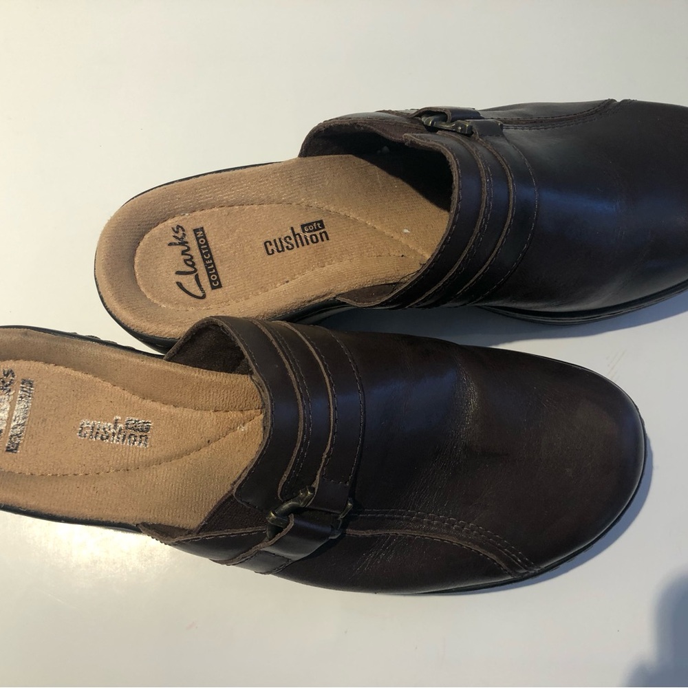 Clarks 8 brown cushion soft slip on clogs mules. 2 inch heel - Picture 2 of 3